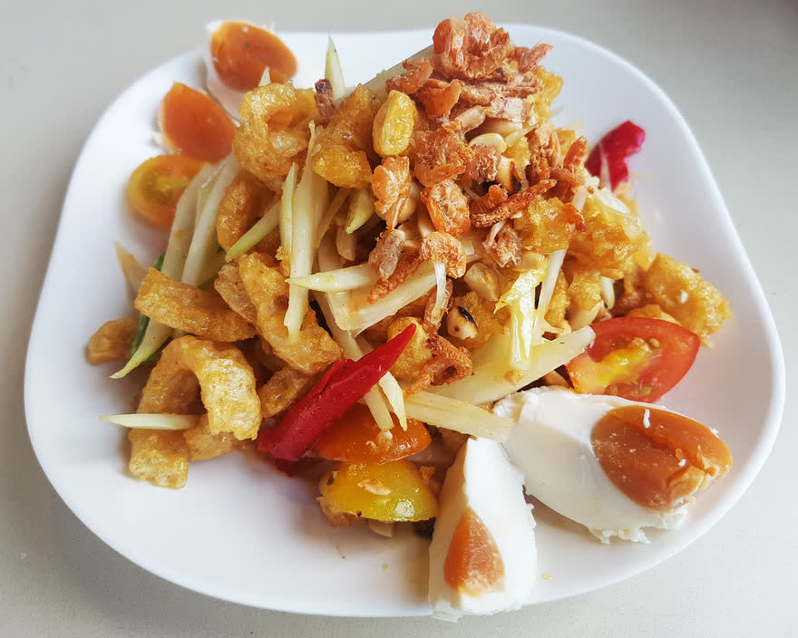 Som tam green papaya salad